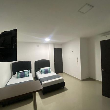 Hotel Jardin Plaza By Sgh Cali Bagian luar foto